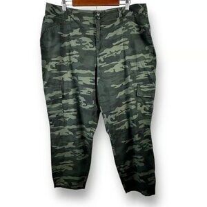 Sanctuary Camo Poplin Cargo Crop Pants Green Size 1X